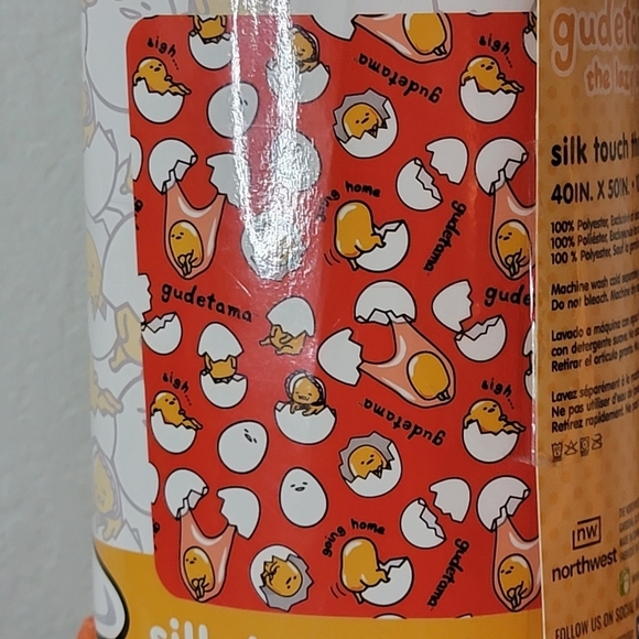 SANRIO GUDETAMA HELLO KITTY & FRIENDS PLUSH SILK  TOUCH THROW BLANKET - Picture 5 of 5